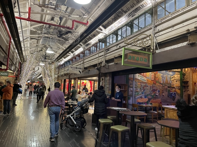 Chelsea Market Gang mit Geschäften