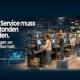 Self-Checkout-Zone im Supermarkt mit eingeblendeten Self-Service-Kennzahlen zu Wartezeit, Eingriffen, Durchsatz, Abbrüchen und Kundenfluss.